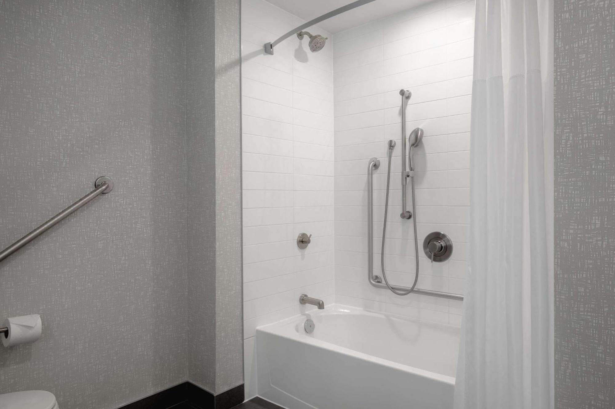 Hampton Inn By Hilton Brampton - Toronto Kültér fotó